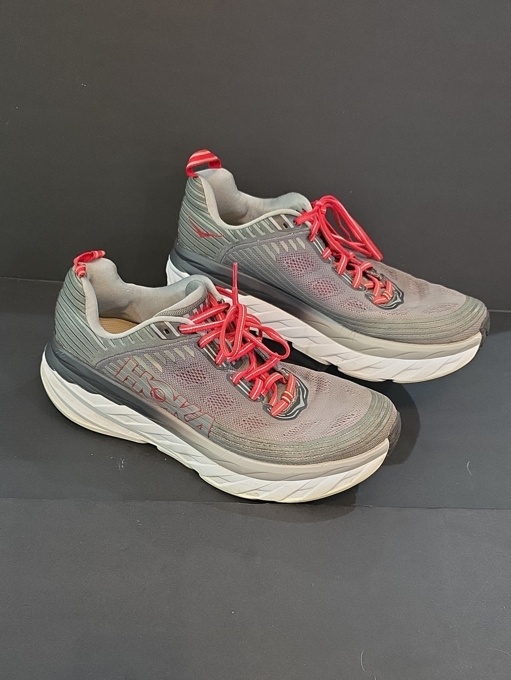 Hoka Bondi 6 Men's Grey Sneakers with Coral Accents Size 10